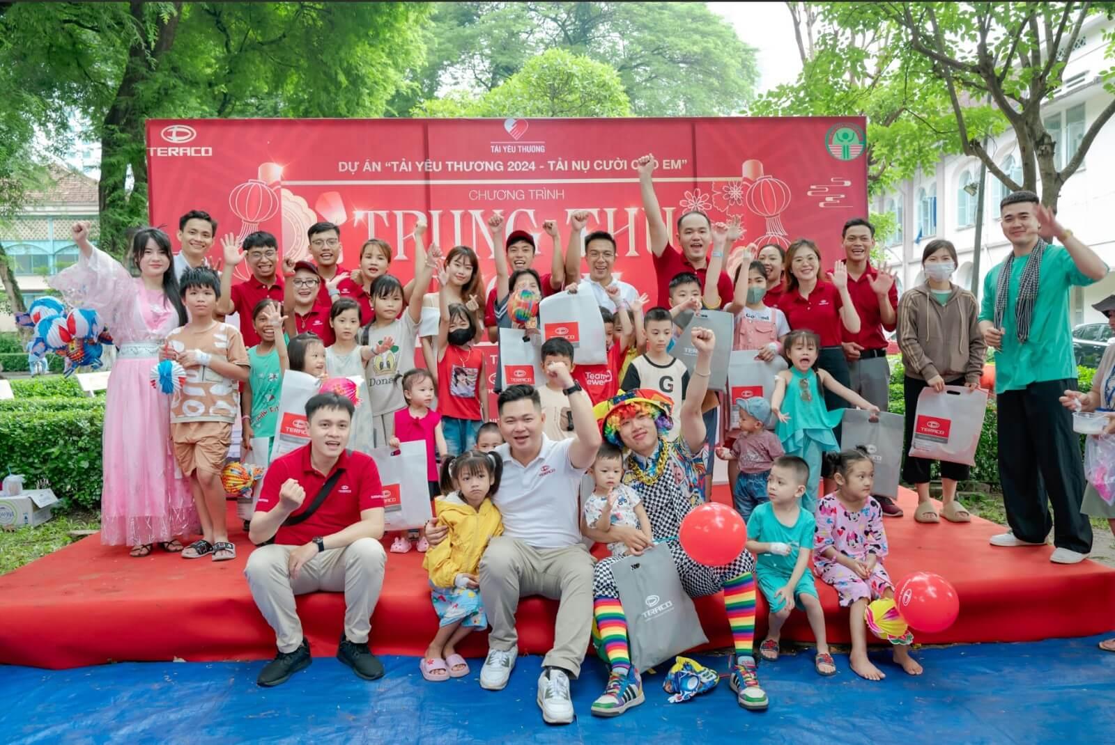 trung-thu-cho-em-tai-benh-vien-nhi-dong-2_6